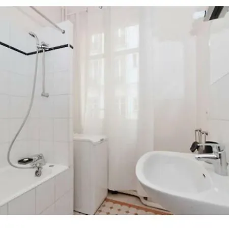 Апартаменты En Plein Coeur De St Germain Des Pres Париж